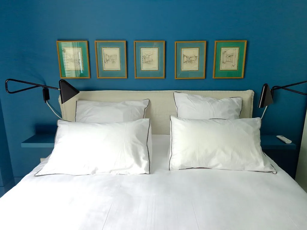Du Square, Luxury Отель типа 