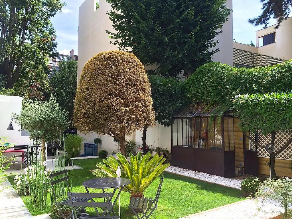 Du Square, Luxury Отель типа 